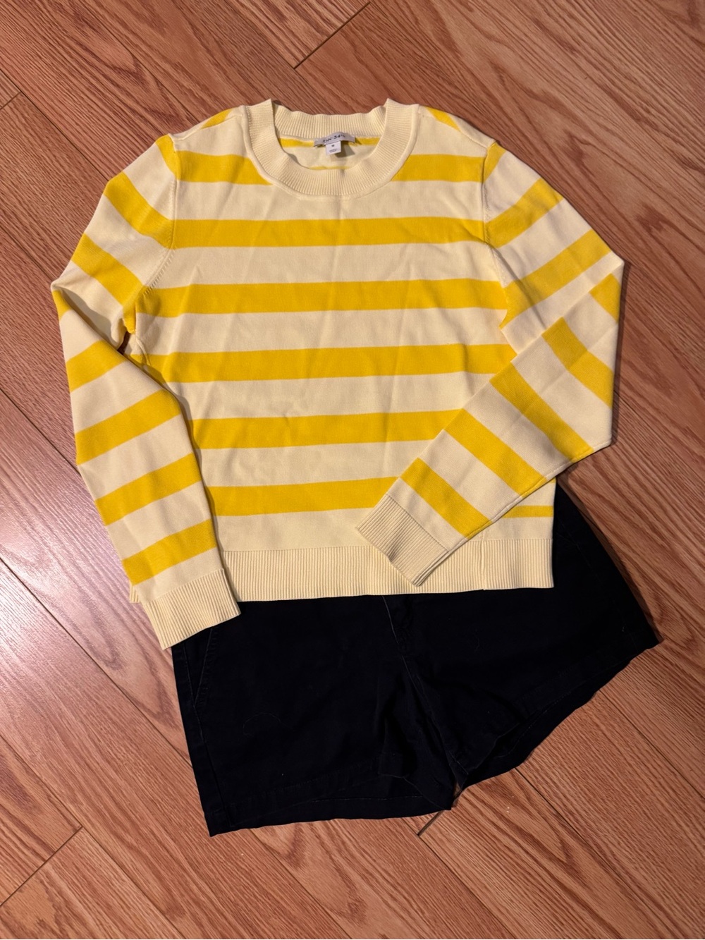Women’s Shorts/Long Sleeve Top